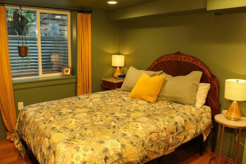 Heart Of Woodstock, 10 Min Walk To Reed, With Private Garage! Portland Exterior photo