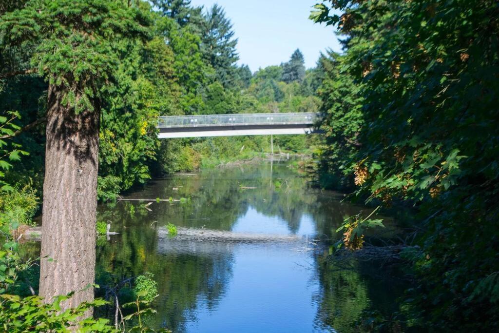 Heart Of Woodstock, 10 Min Walk To Reed, With Private Garage! Portland Exterior photo
