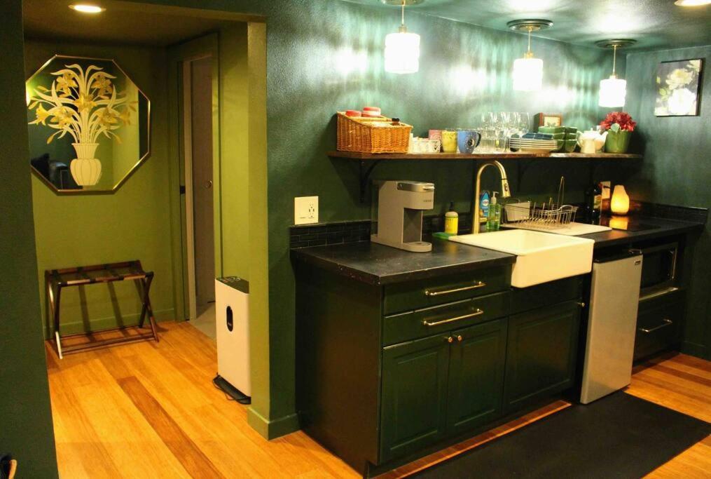 Heart Of Woodstock, 10 Min Walk To Reed, With Private Garage! Portland Exterior photo